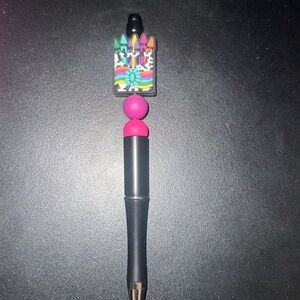 Crayon beaded focal pen